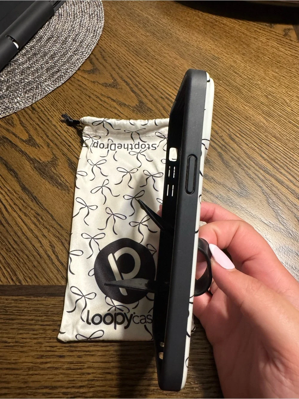 iPhone 15 Pro Max Loopy Case White & Black Bow Print